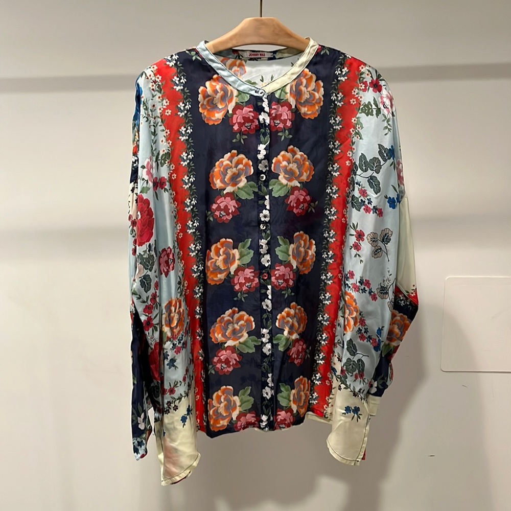 Johnny Was Kallipoe Top. Silk blouse size large